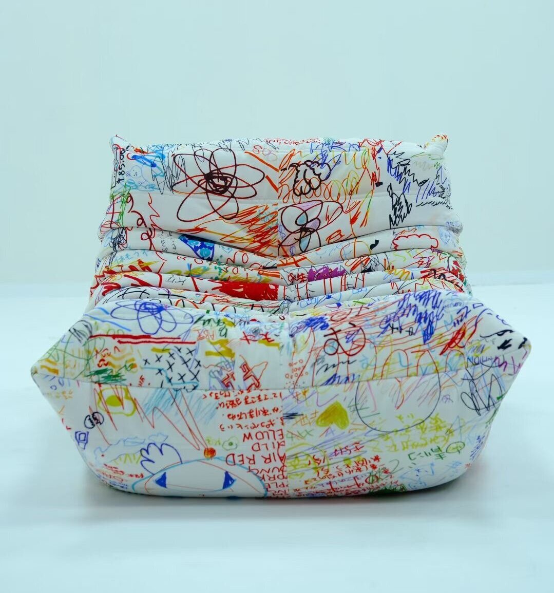 Graffiti Commemorative Edition Single Ducaroy Togo Chair